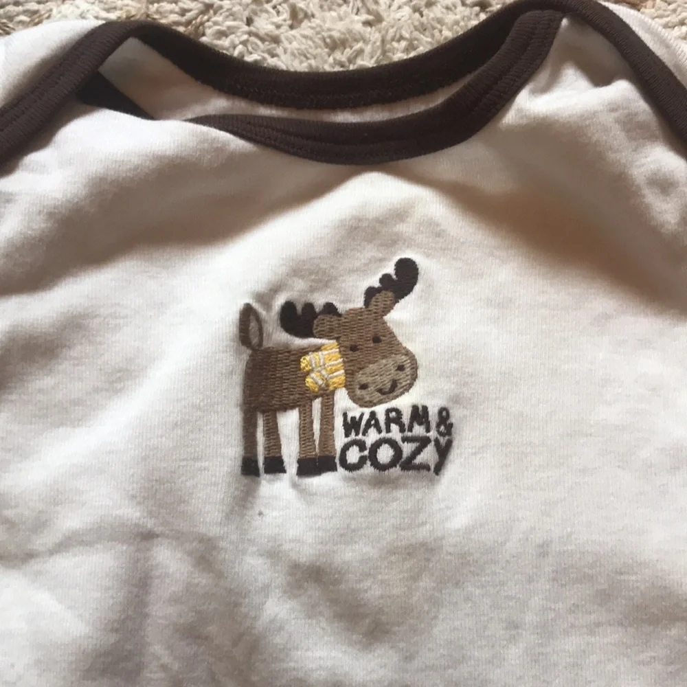 Carters moose bundle 12-18‎ mos hoodie onesies - Picture 2 of 4